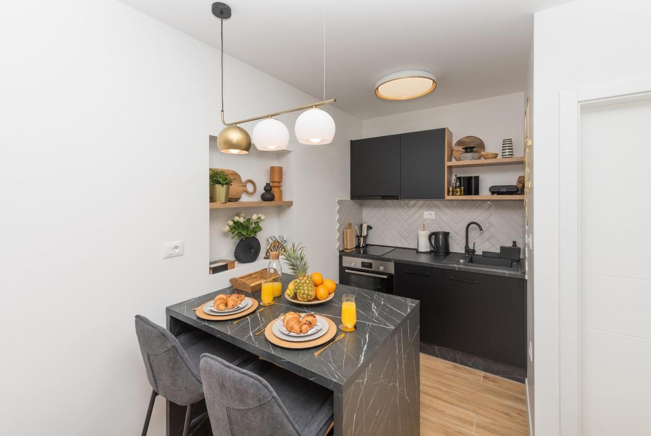 Studio Apartment Bianco, Near Beach, Free Parking, Wi-Fi Makarska Luaran gambar