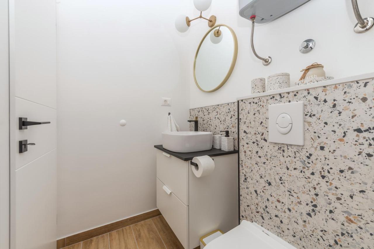 Studio Apartment Bianco, Near Beach, Free Parking, Wi-Fi Makarska Luaran gambar