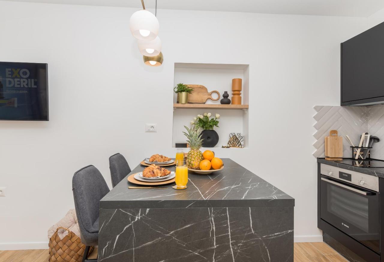 Studio Apartment Bianco, Near Beach, Free Parking, Wi-Fi Makarska Luaran gambar